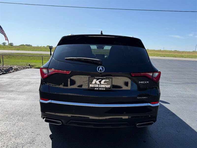 Used 2024 Acura MDX w/ Advance Package AWD/4WD image 8