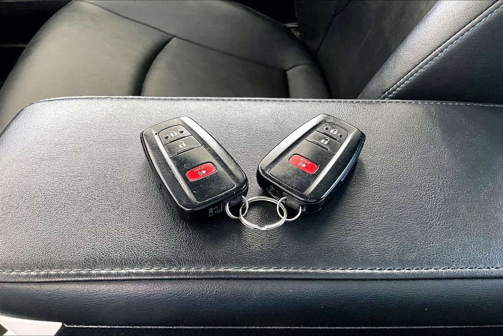 Used 2016 Toyota Prius Three Touring image 35