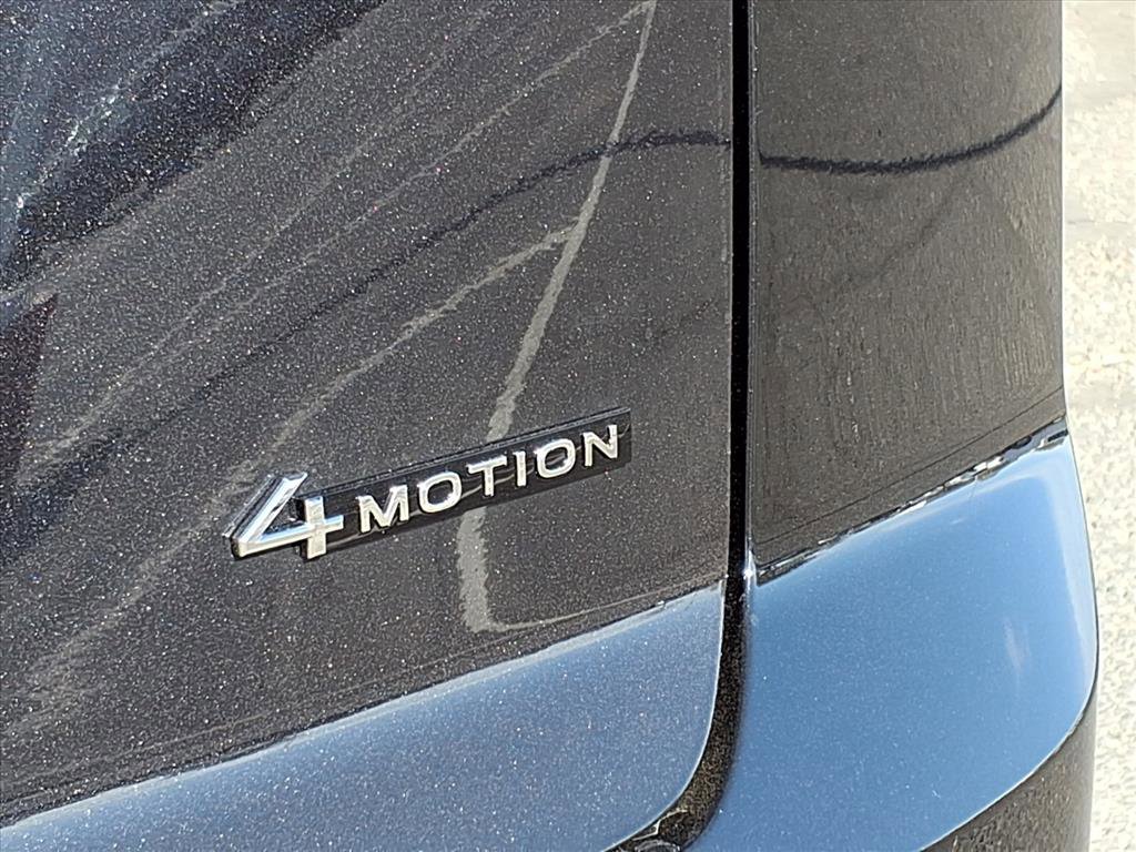 New 2026 Volkswagen Atlas Cross Sport SEL R-Line image 8