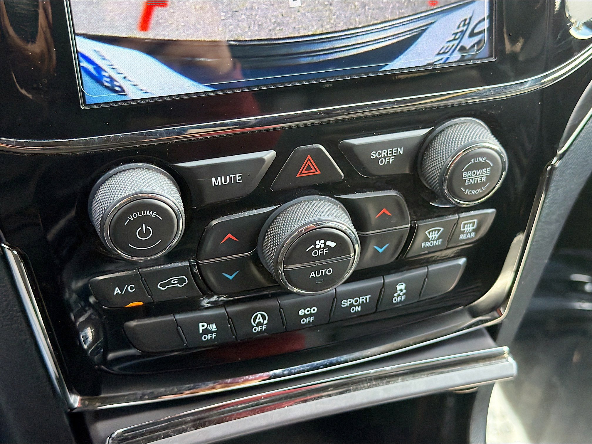 Used 2019 Jeep Grand Cherokee Limited X image 35