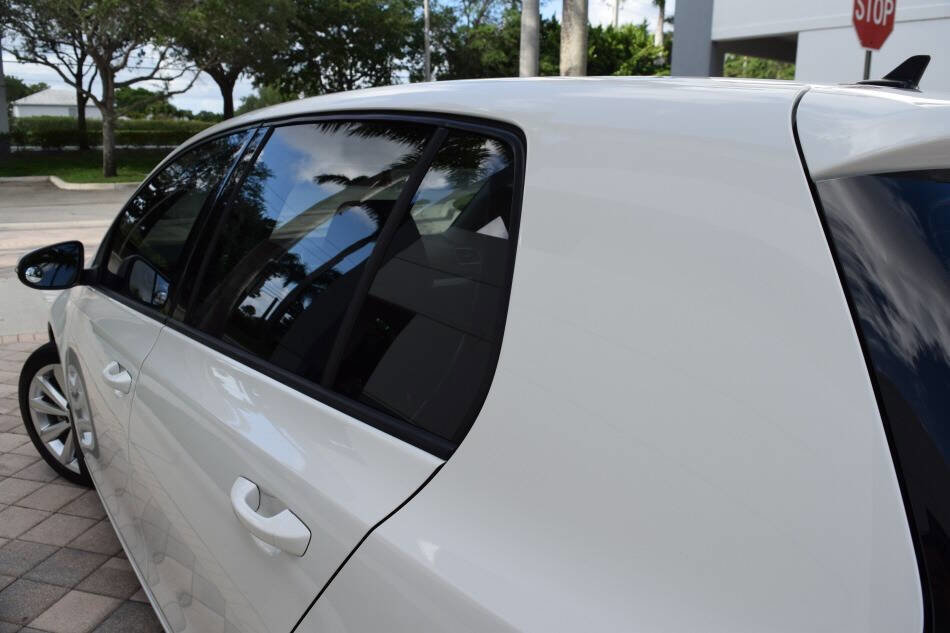 Used 2013 Volkswagen Golf TDI image 34