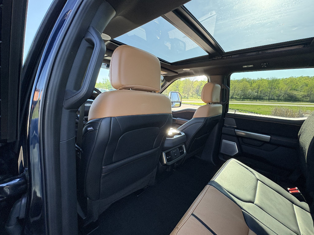Used 2024 Ford F250 Platinum w/ FX4 Off-Road Package AWD/4WD image 18