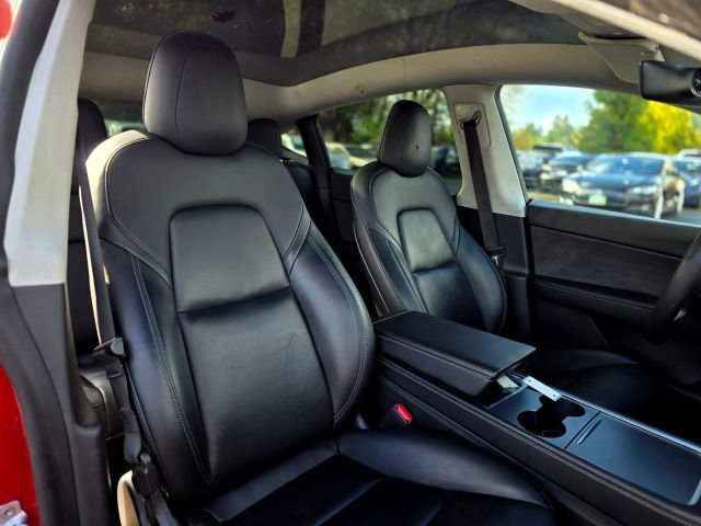 Used 2021 Tesla Model Y Long Range image 24