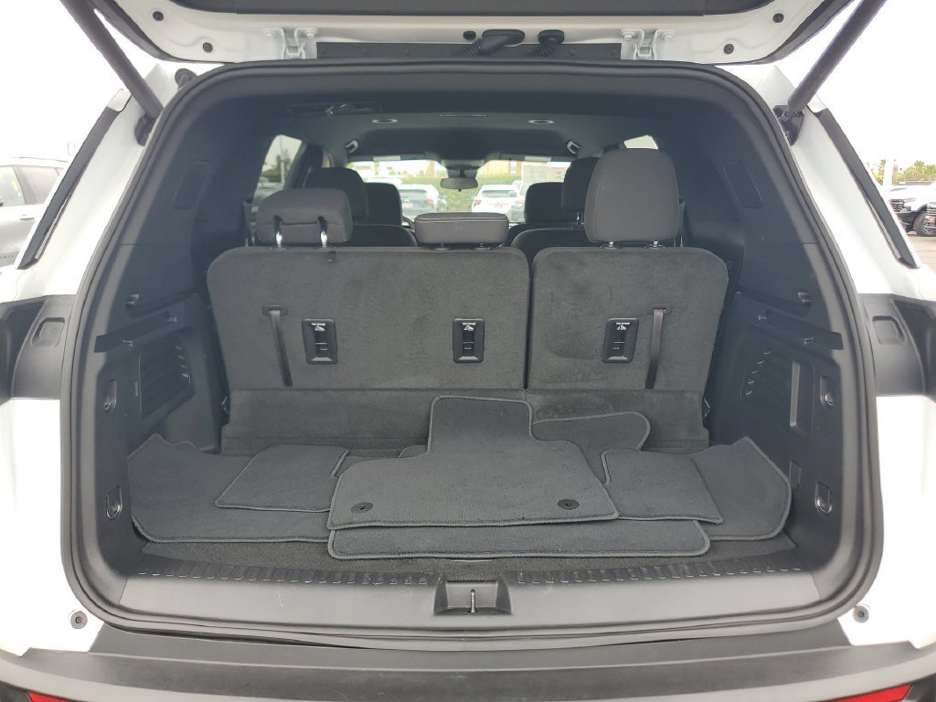 Used 2026 Chevrolet Traverse LT FWD image 25