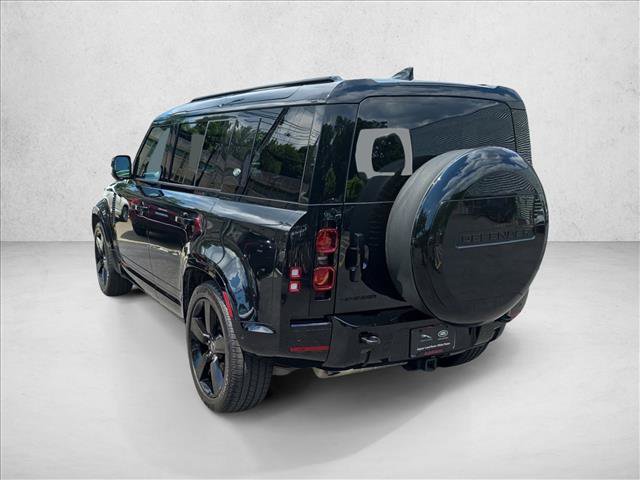 Used 2024 Land Rover Defender 110 X-Dynamic SE AWD/4WD image 7