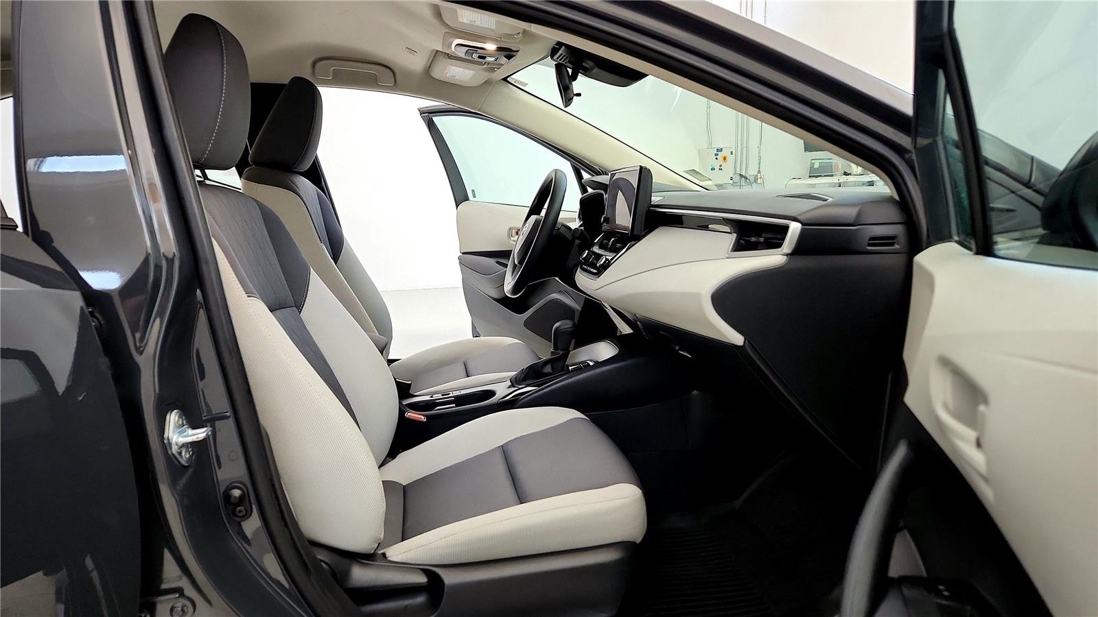 Certified 2023 Toyota Corolla LE image 32