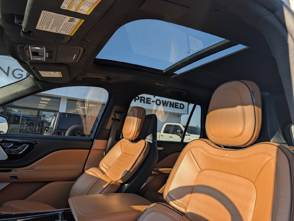 Used 2021 Lincoln Aviator Black Label w/ Dynamic Handling Package AWD/4WD image 28