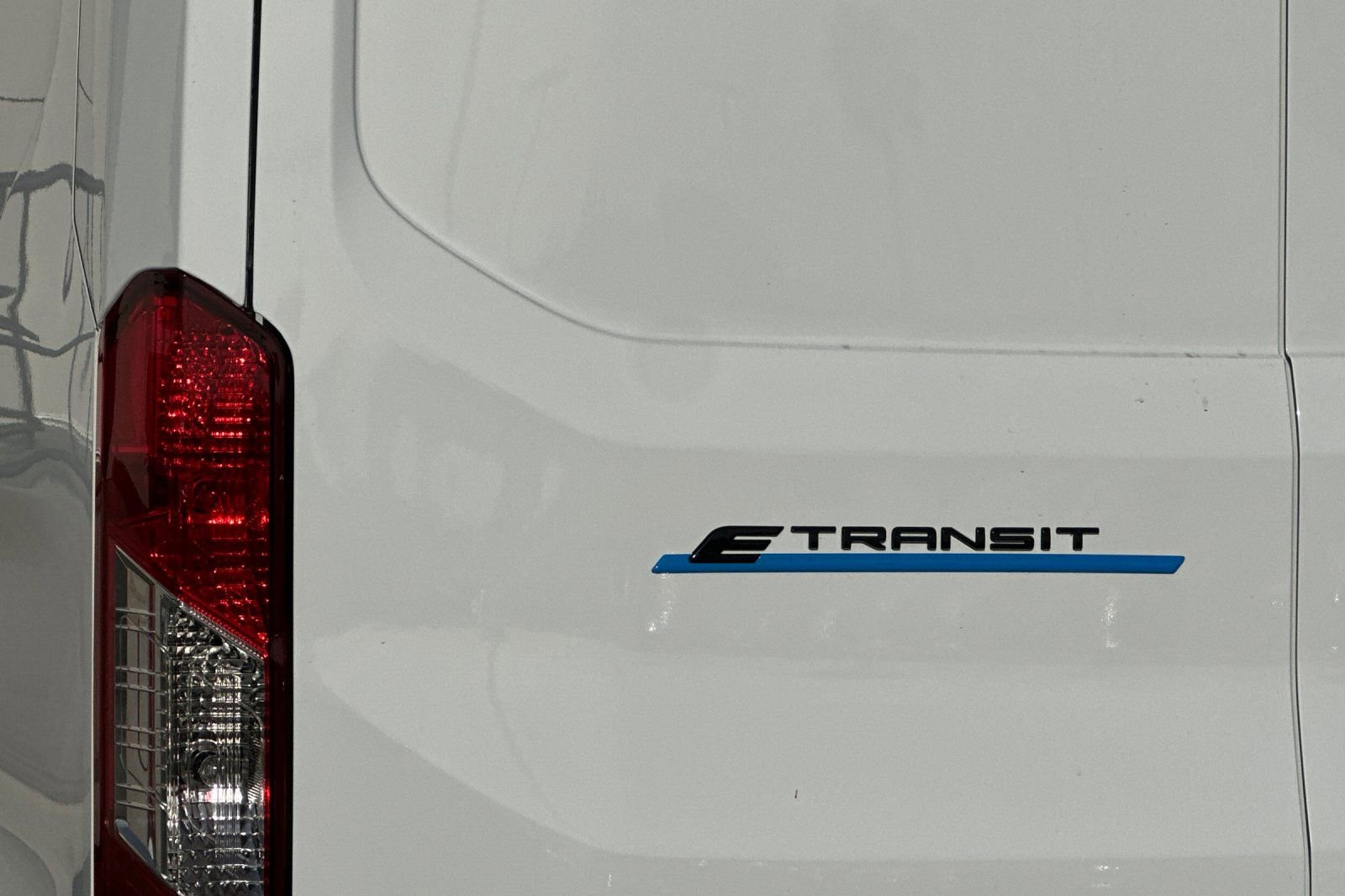 New 2026 Ford E-Transit 148 High Roof Extended RWD image 22