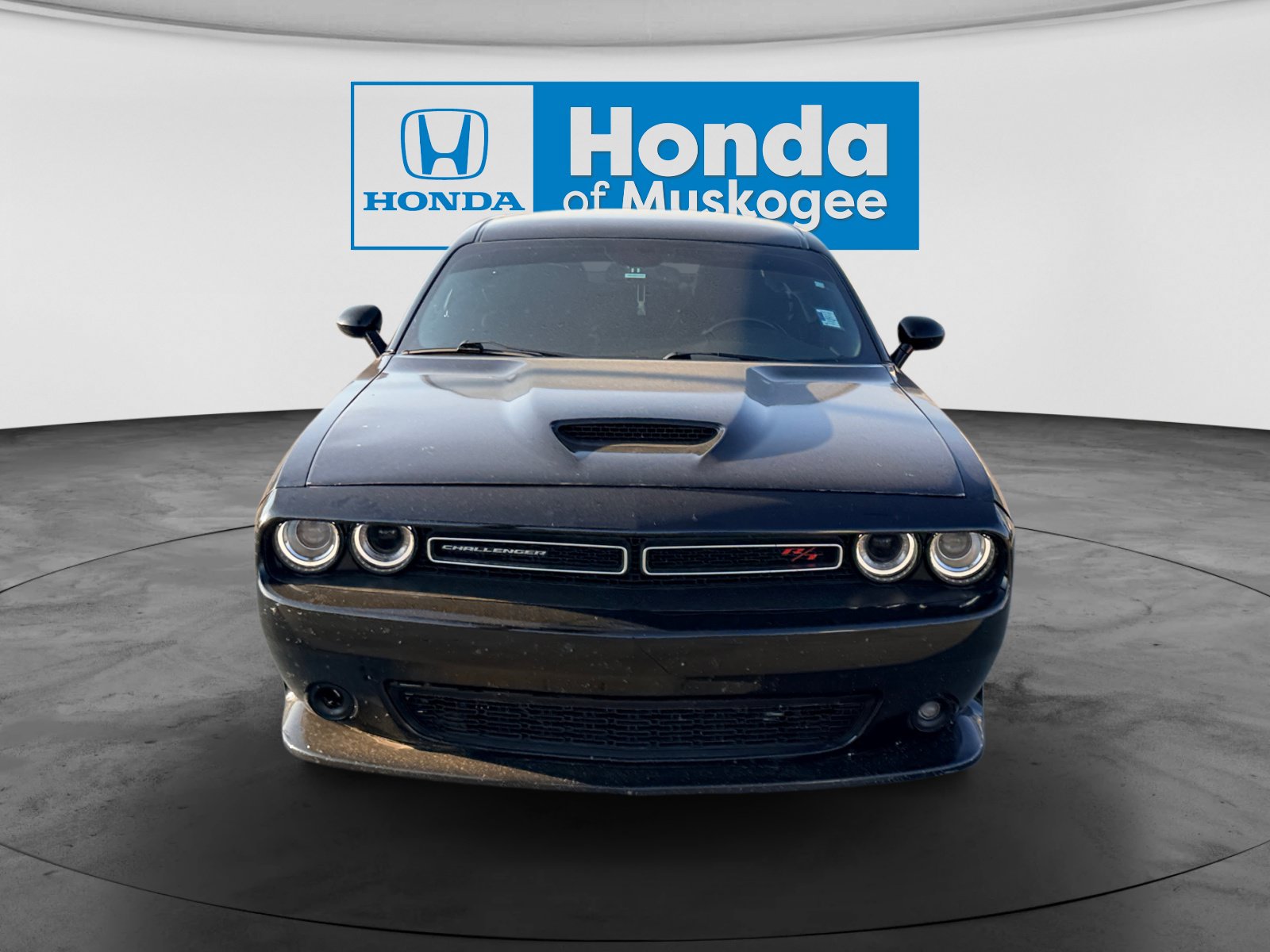 Used 2022 Dodge Challenger R/T RWD image 2