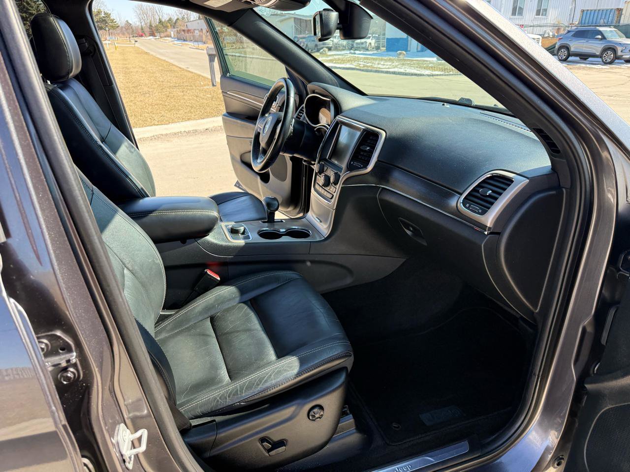 Used 2015 Jeep Grand Cherokee Limited image 23