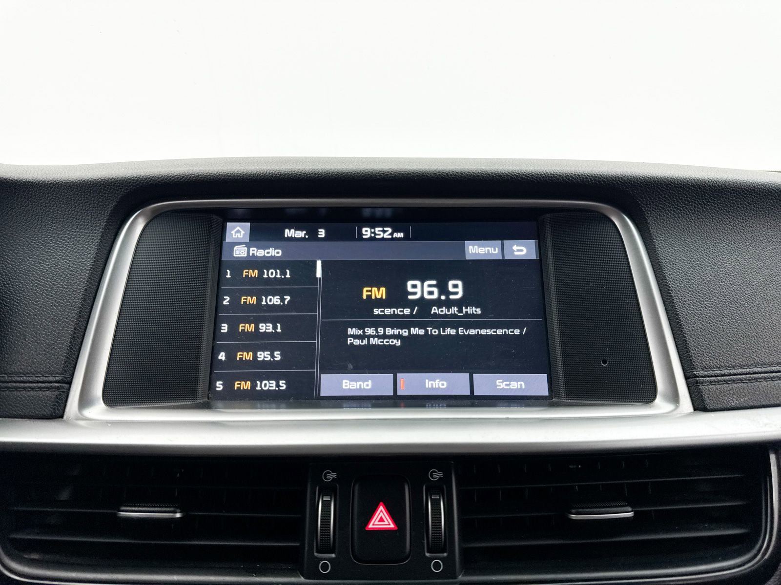 Used 2020 Kia Optima LX image 4