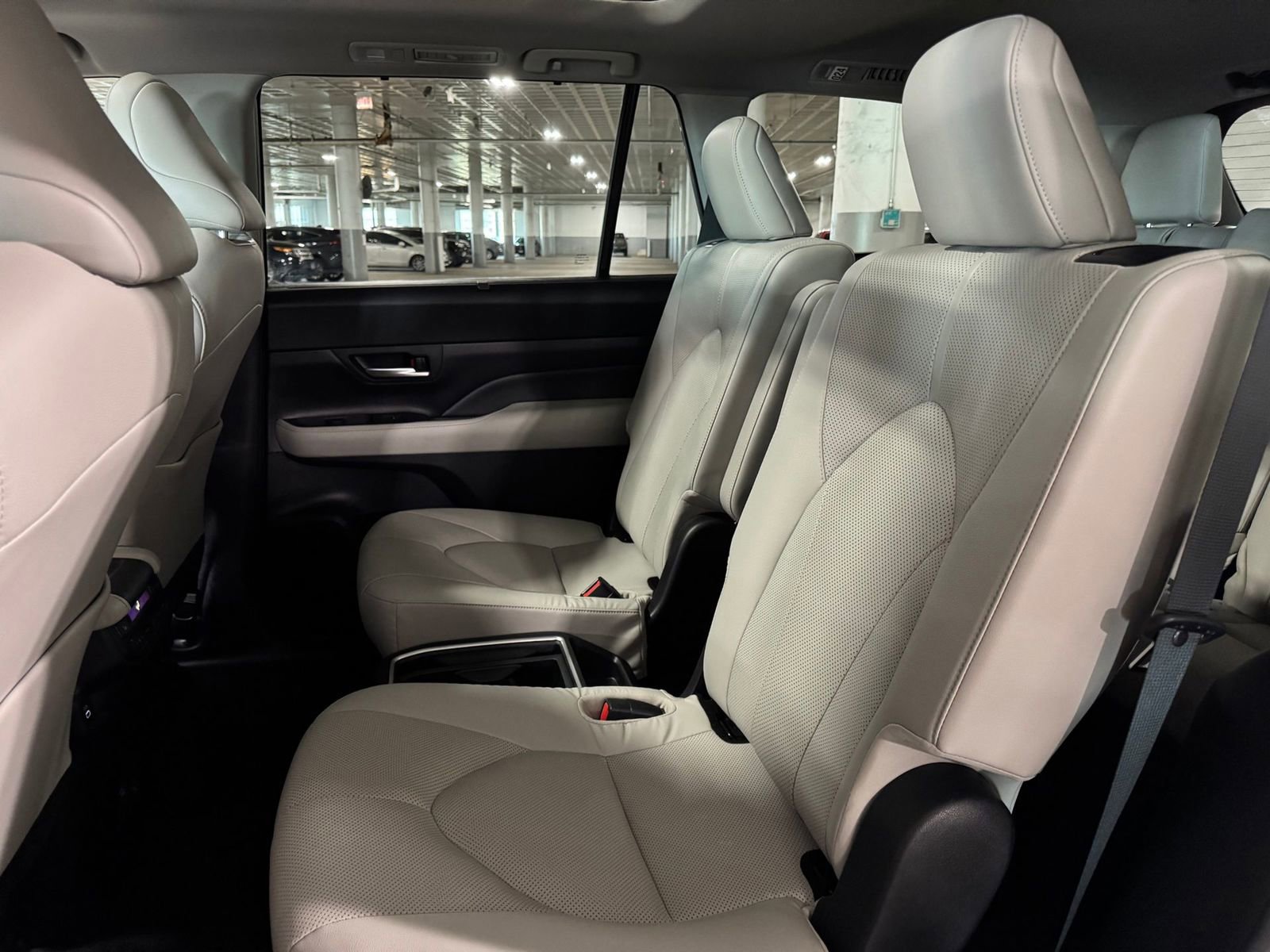 Used 2024 Toyota Grand Highlander Limited image 40