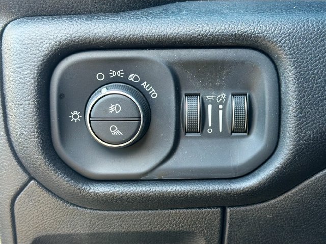 Used 2025 RAM 1500 Laramie AWD/4WD image 11