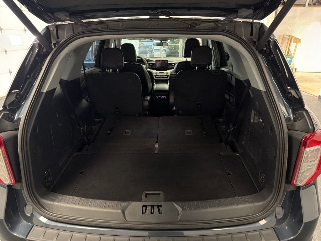 Used 2023 Ford Explorer XLT w/ Equipment Group 202A image 32