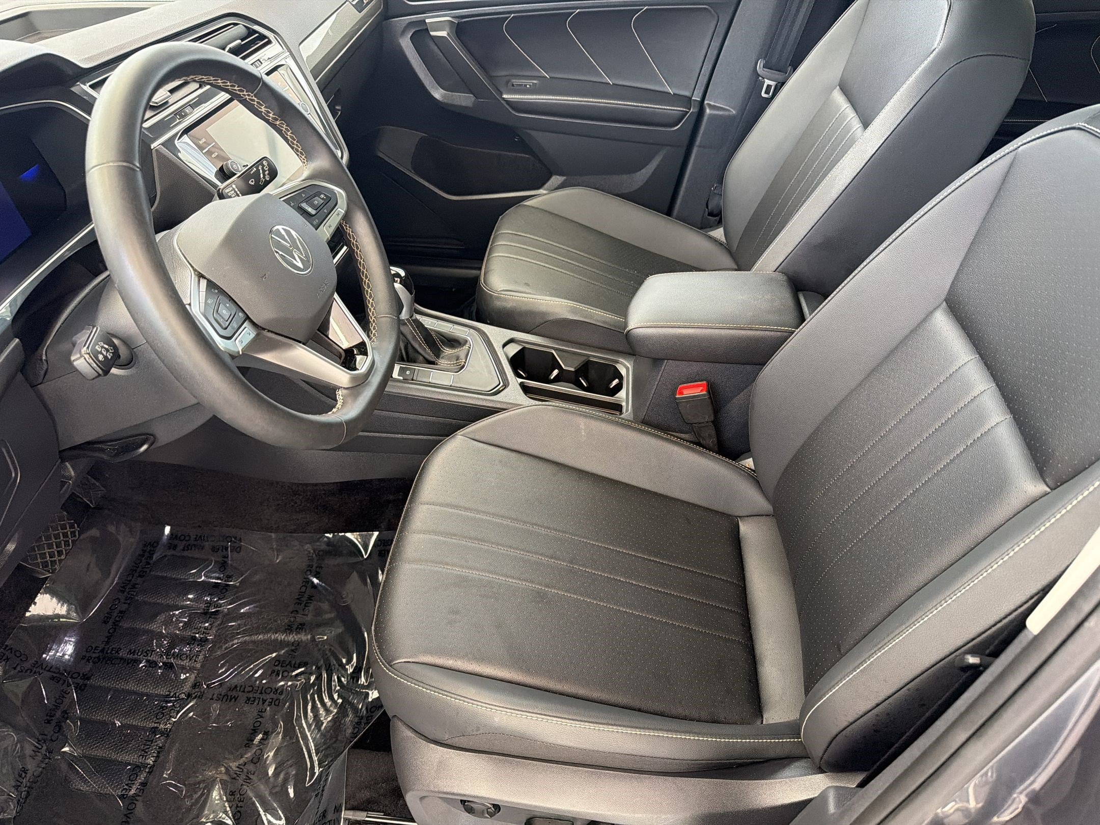 Certified 2024 Volkswagen Tiguan SE w/ Panoramic Sunroof Package FWD image 5