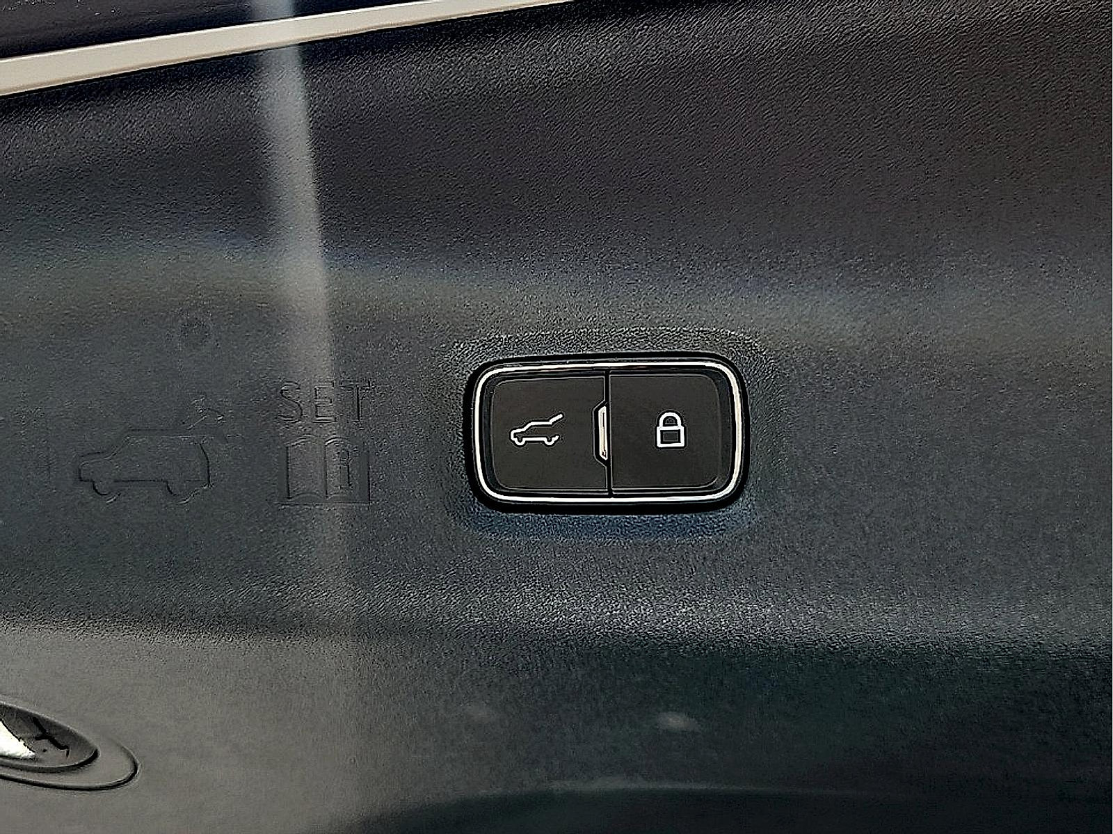 Used 2025 Ford Expedition Tremor AWD/4WD image 36