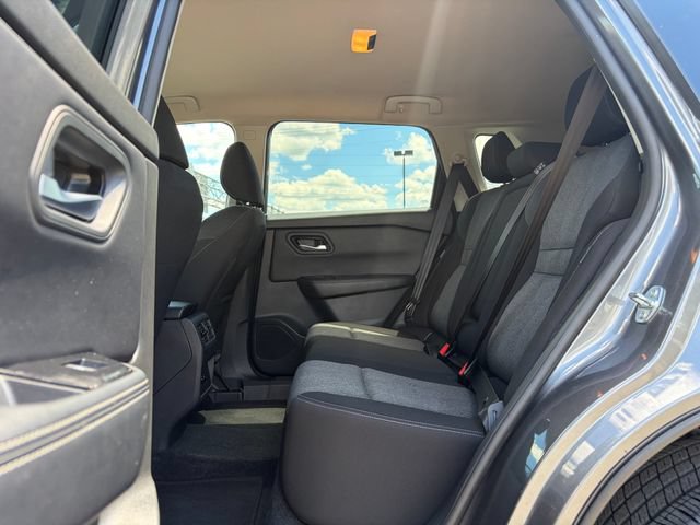 Used 2025 Nissan Rogue SV AWD/4WD image 8