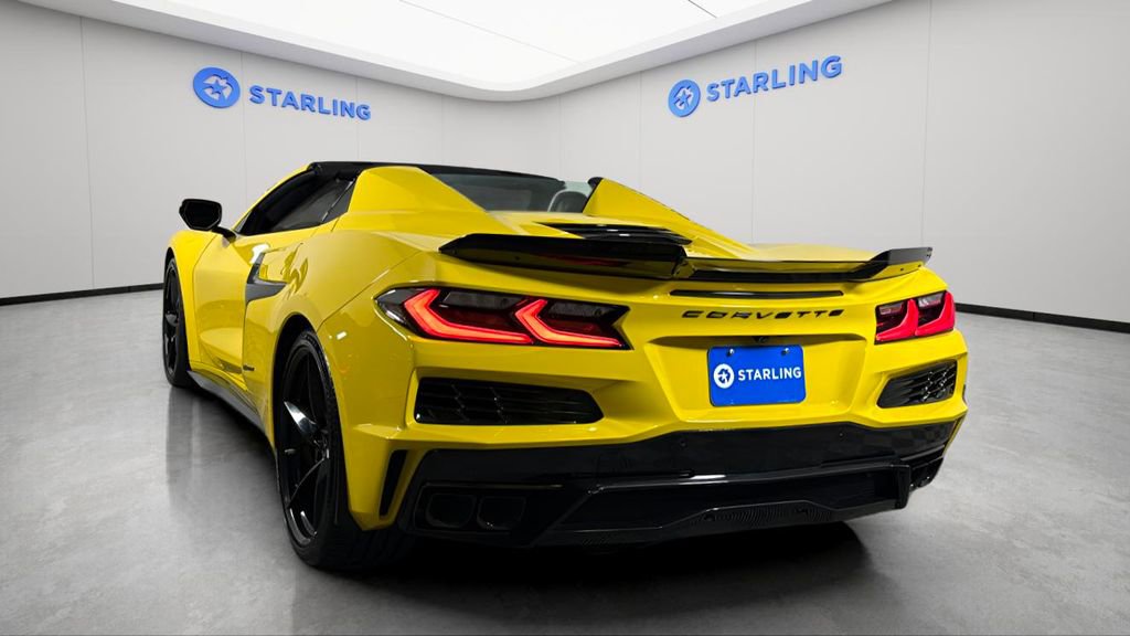 Used 2025 Chevrolet Corvette E-Ray w/ Stealth Interior Trim Package AWD/4WD image 8