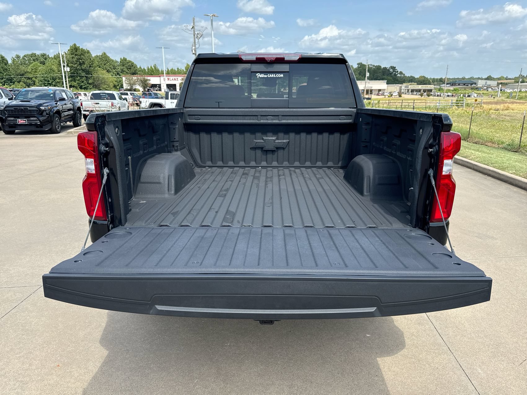 Used 2025 Chevrolet Silverado 1500 LTZ w/ Technology Package AWD/4WD image 24