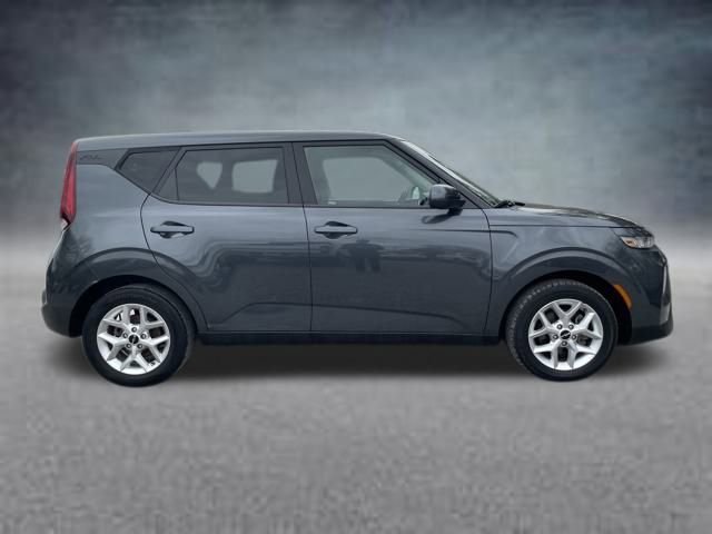Used 2022 Kia Soul LX w/ Technology Package image 6