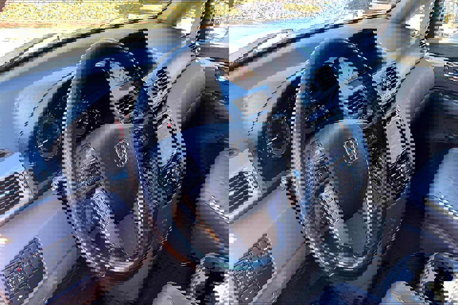 Used 2015 Honda Odyssey EX-L image 18