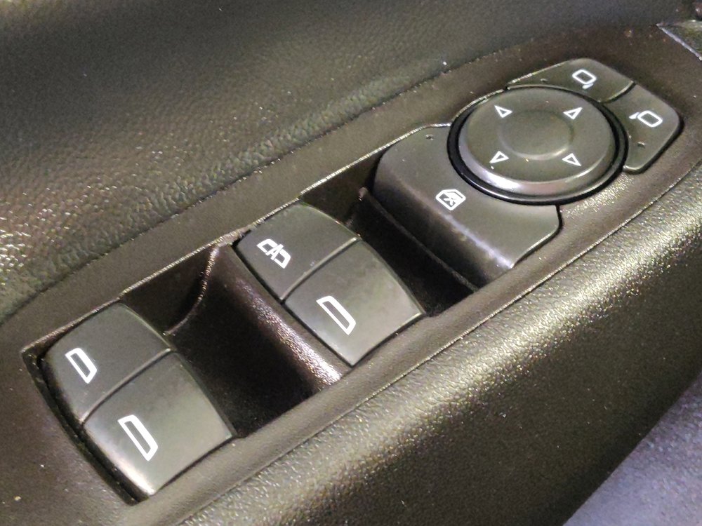 Used 2020 Chevrolet Equinox LT FWD image 27