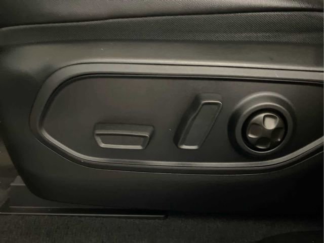 Used 2022 Jeep Grand Cherokee Altitude image 12