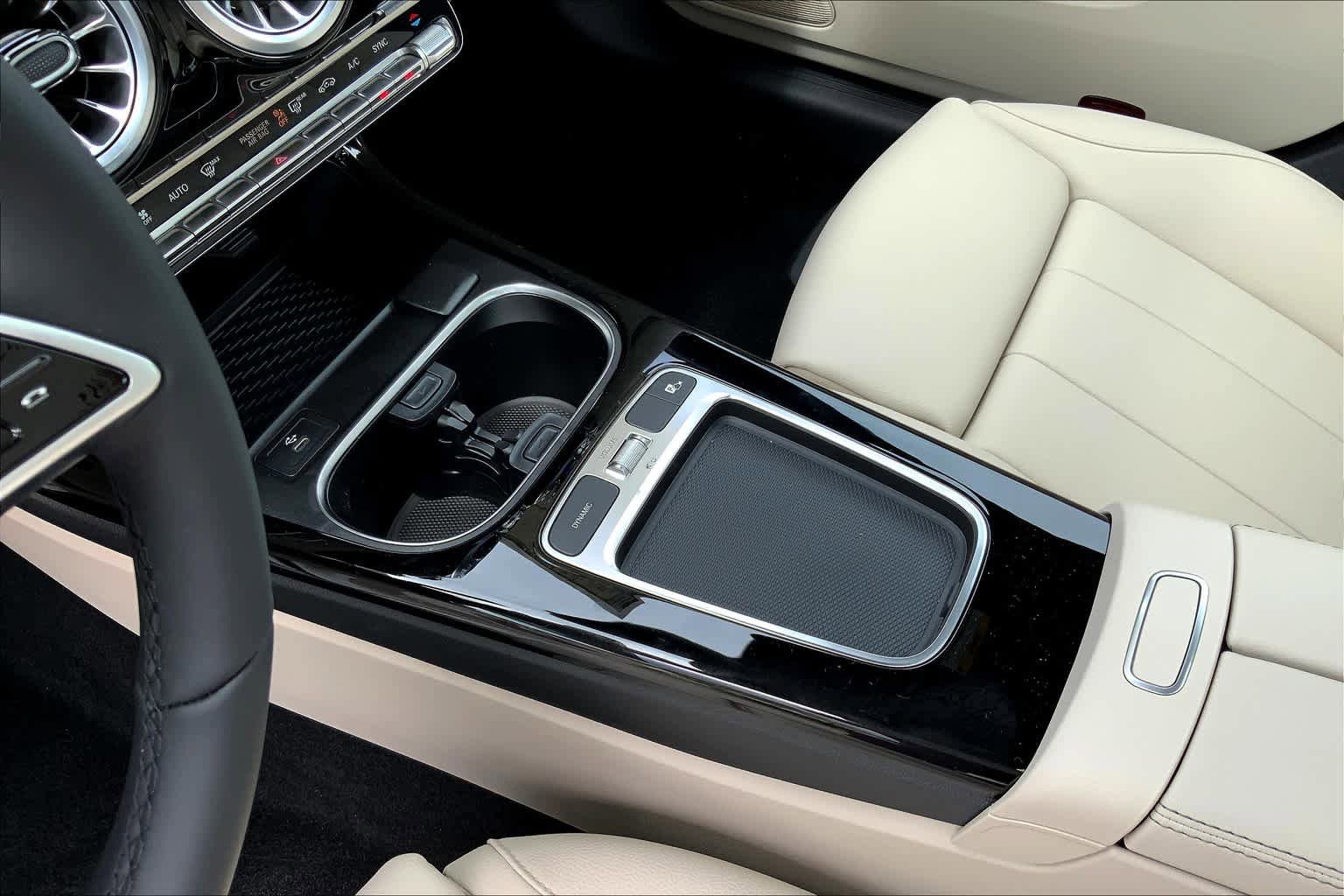 Used 2025 Mercedes-Benz CLA 250 4MATIC image 7