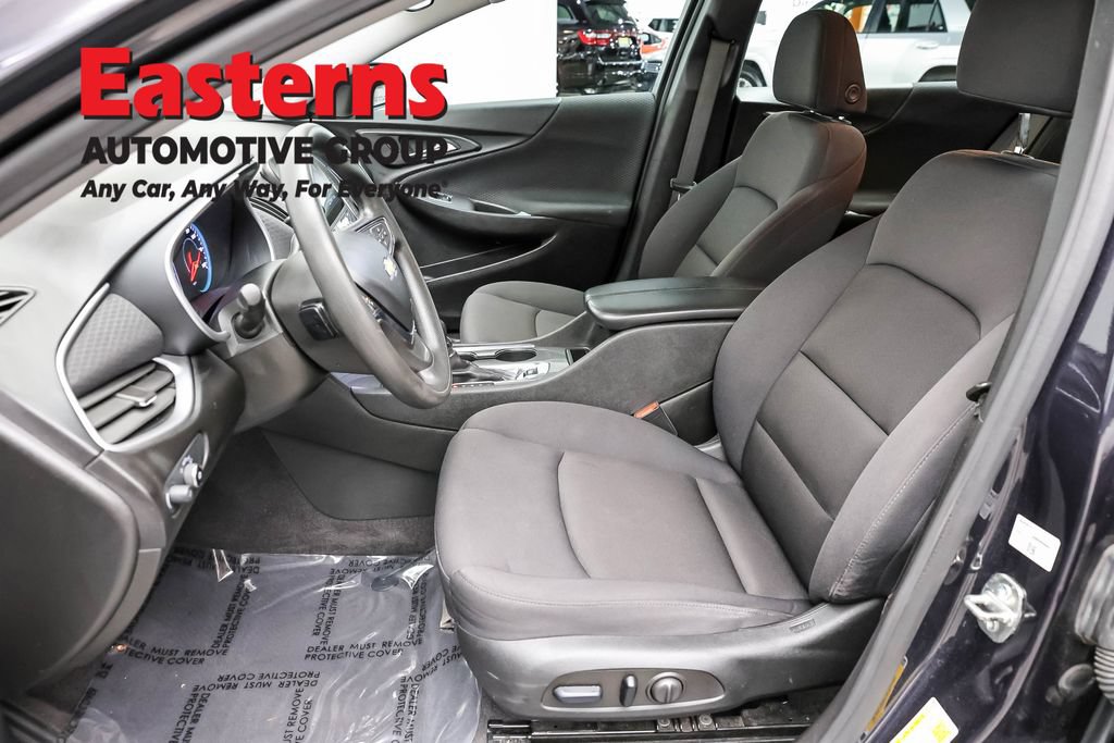 Used 2023 Chevrolet Malibu LT FWD image 16