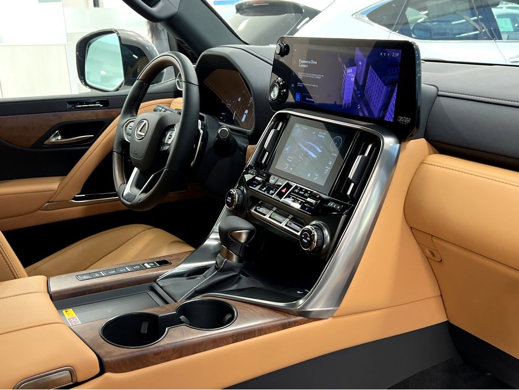 New 2026 Lexus LX 600 4WD w/ Accessory Package (2T) image 28