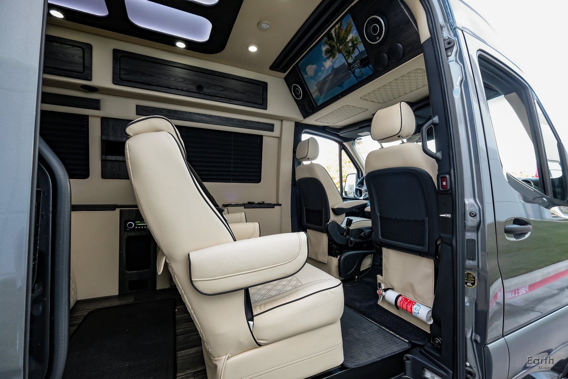 Used 2025 Mercedes-Benz Sprinter 3500 image 66