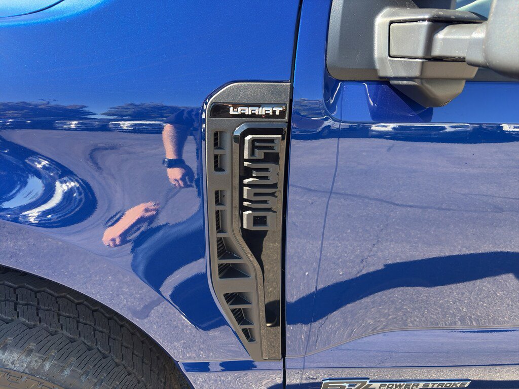 New 2026 Ford F350 Lariat w/ Black Appearance Package image 7
