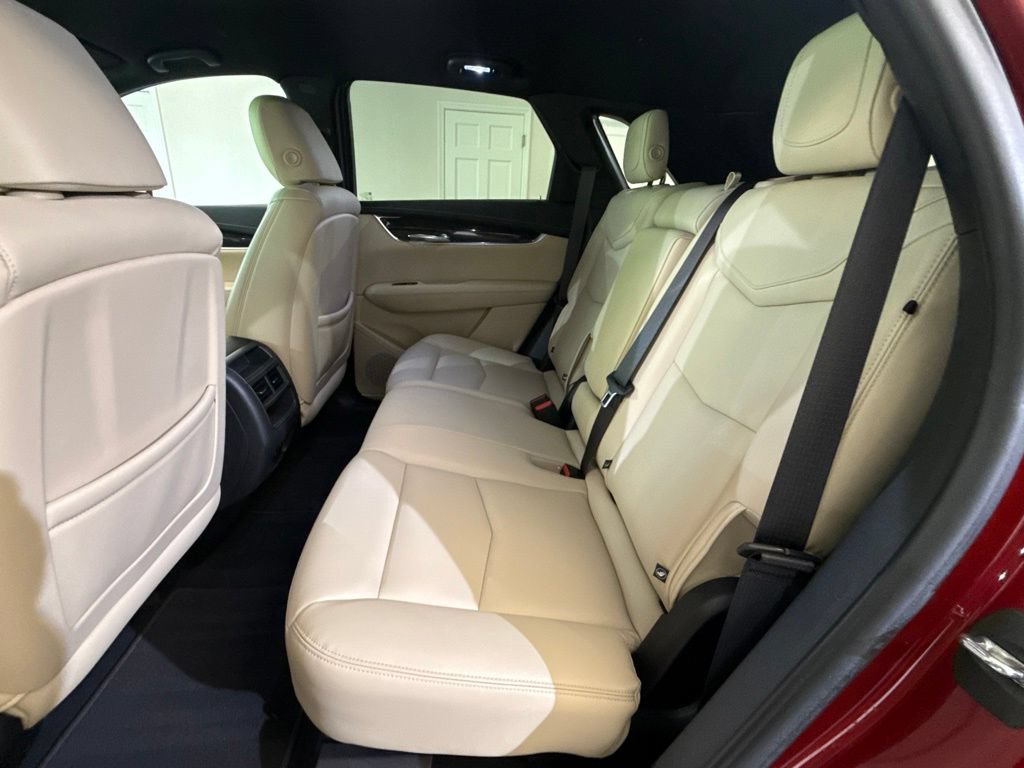 Used 2019 Cadillac XT5 FWD image 11