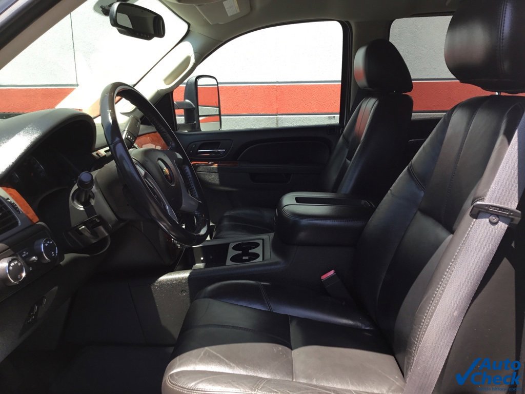 Used 2011 Chevrolet Silverado 3500 LTZ w/ Snow Plow Prep Package image 29