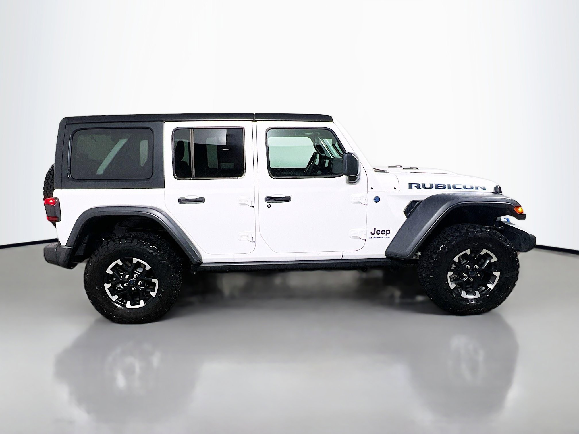 Used 2025 Jeep Wrangler Unlimited Rubicon 4xe w/ Safety Group image 3