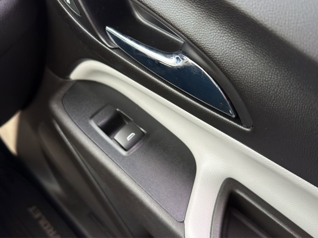 Used 2018 Chevrolet Equinox LS image 15