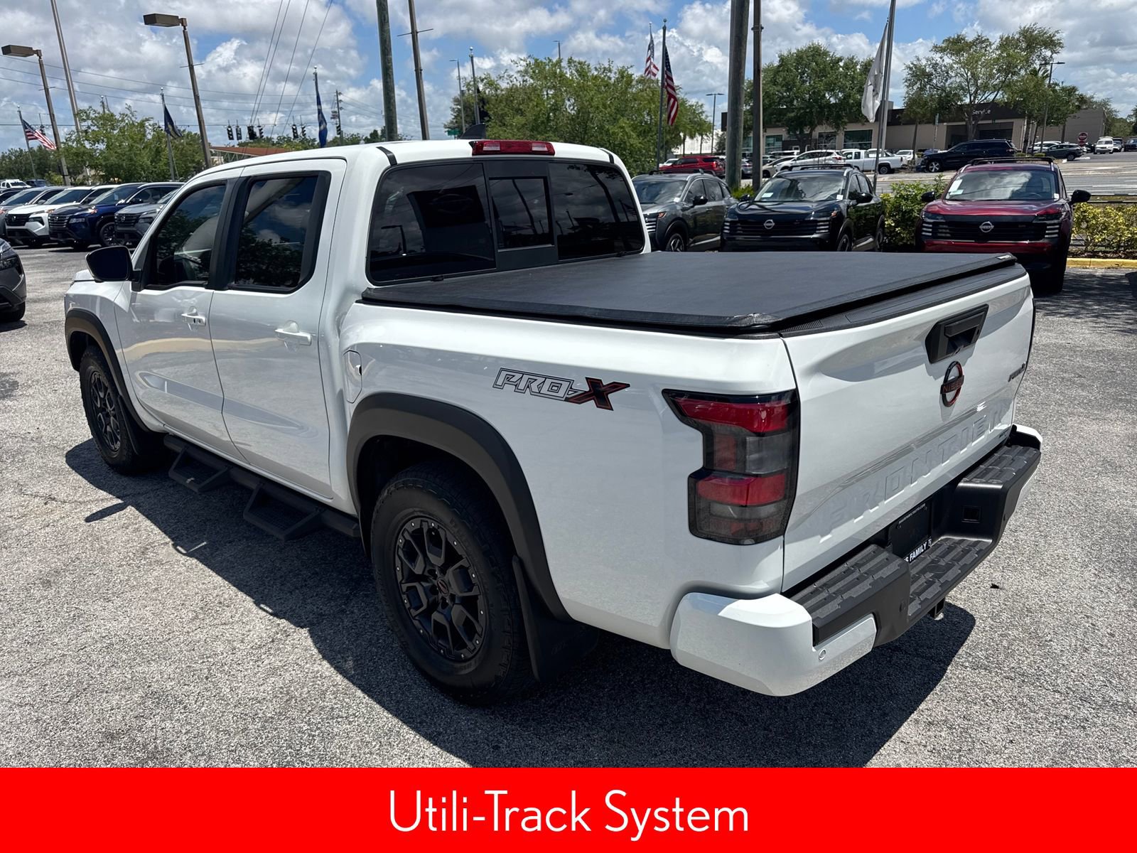 Used 2022 Nissan Frontier Pro-X w/ Pro-X Premium Package RWD image 9