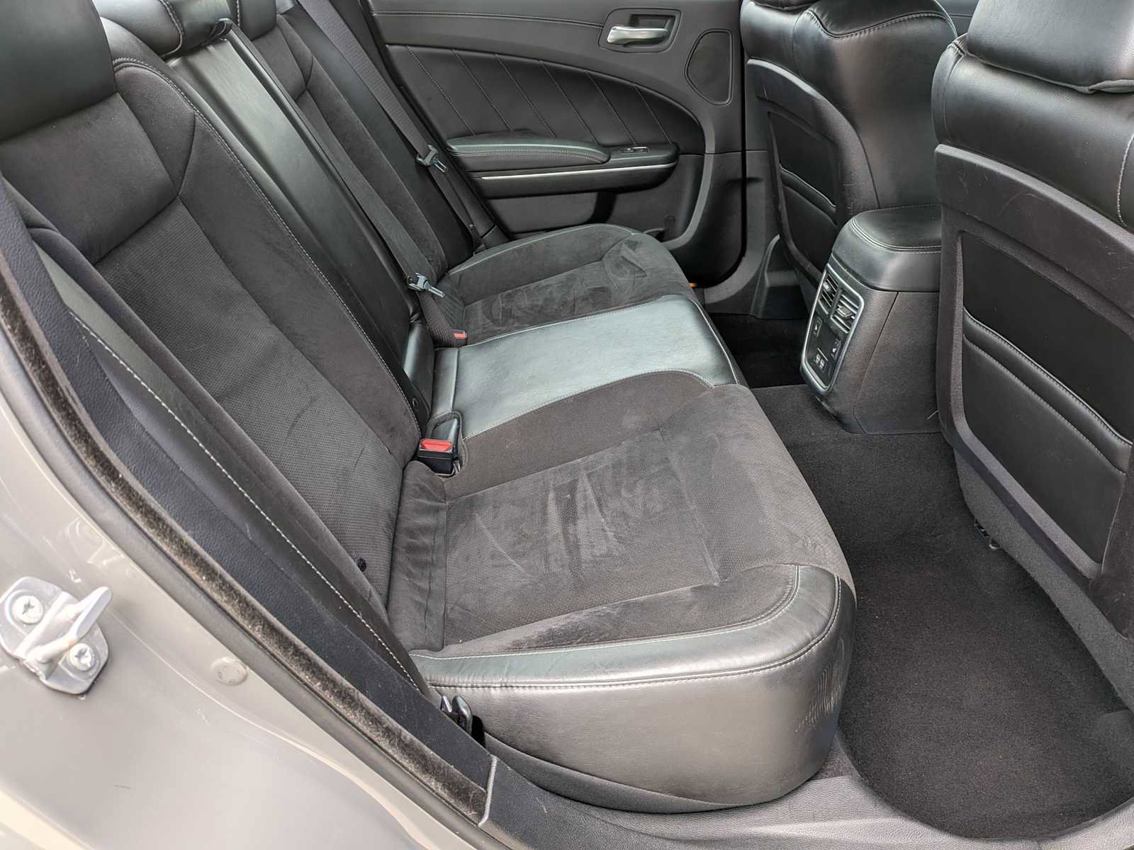 Used 2019 Dodge Charger Scat Pack w/ Dynamics Package RWD image 18