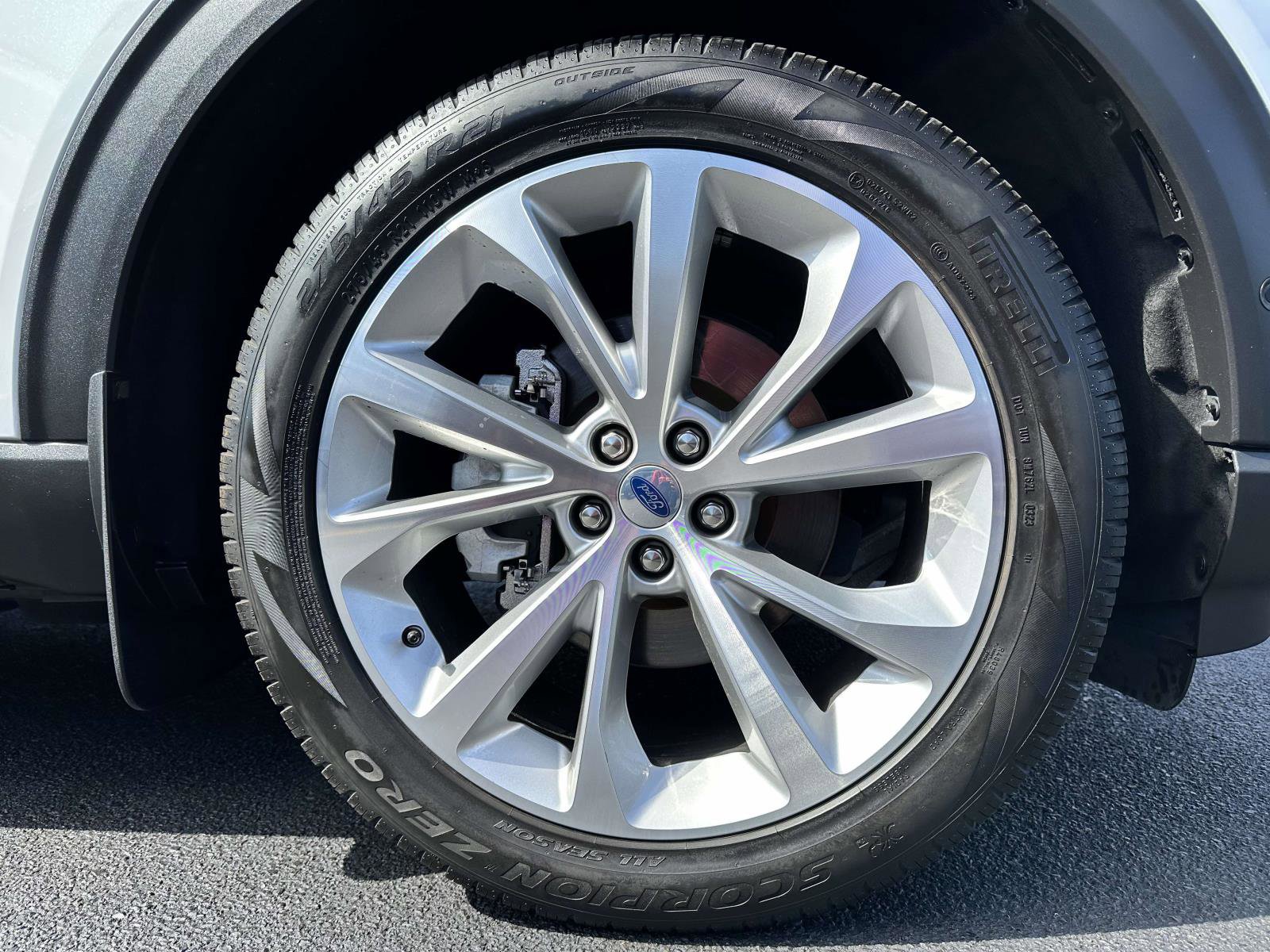 Used 2023 Ford Explorer Platinum w/ Technology Package image 7