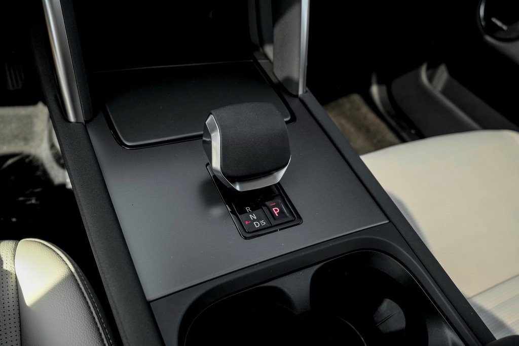 New 2025 Land Rover Discovery Sport S image 15