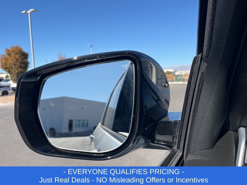 New 2025 Jeep Grand Cherokee L Laredo image 4