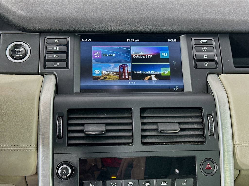 Used 2017 Land Rover Discovery Sport HSE Luxury image 15