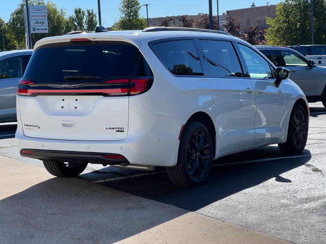 Used 2023 Chrysler Pacifica Limited w/ Uconnect Theater Family Group AWD/4WD image 55