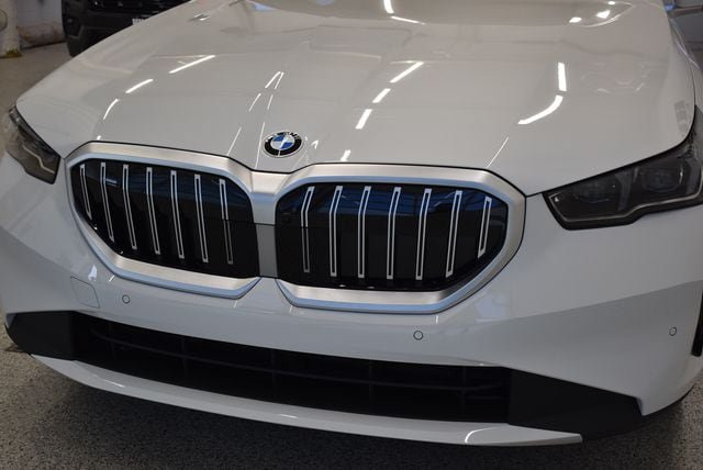 New 2027 BMW 530i xDrive w/ Premium Package AWD/4WD image 14