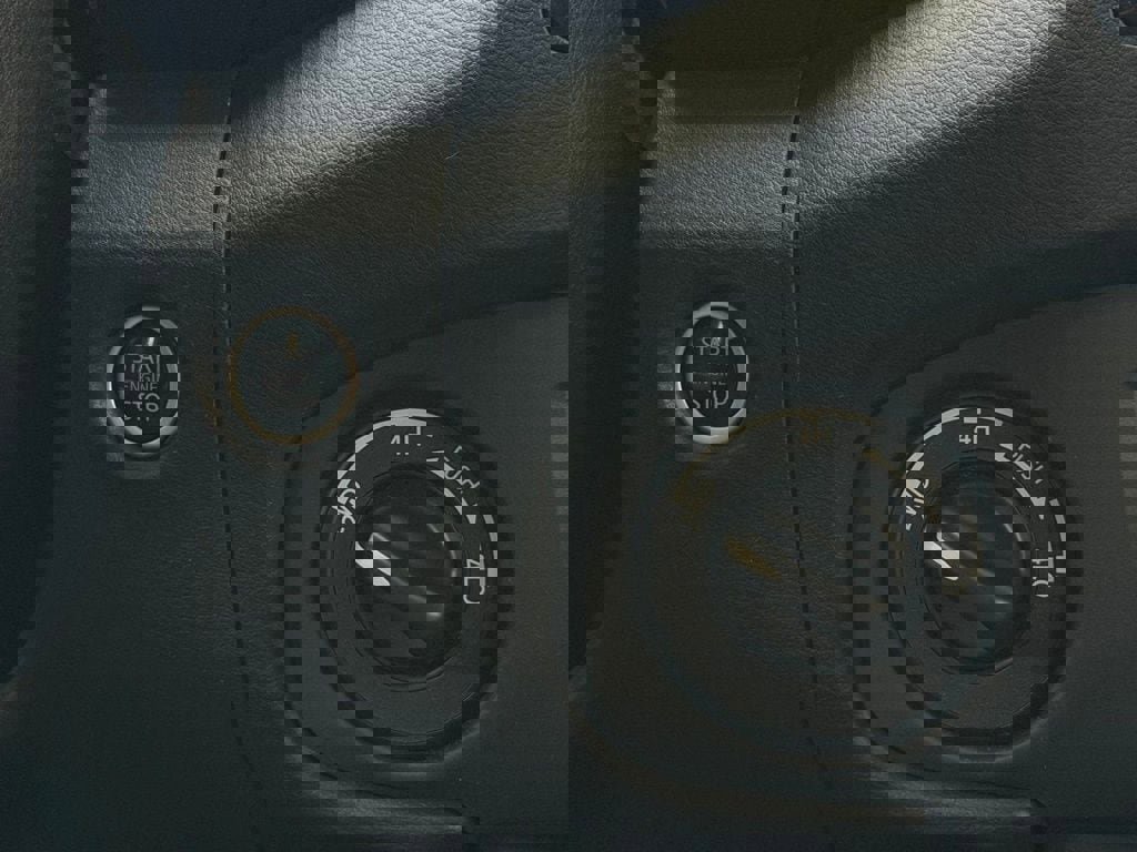 Used 2023 Nissan Frontier PRO-4X w/ Technology Package image 18