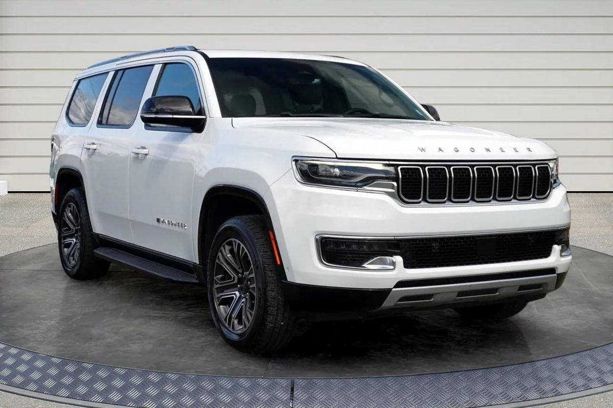 Used 2024 Jeep Wagoneer Series II w/ Flexible Seating Group