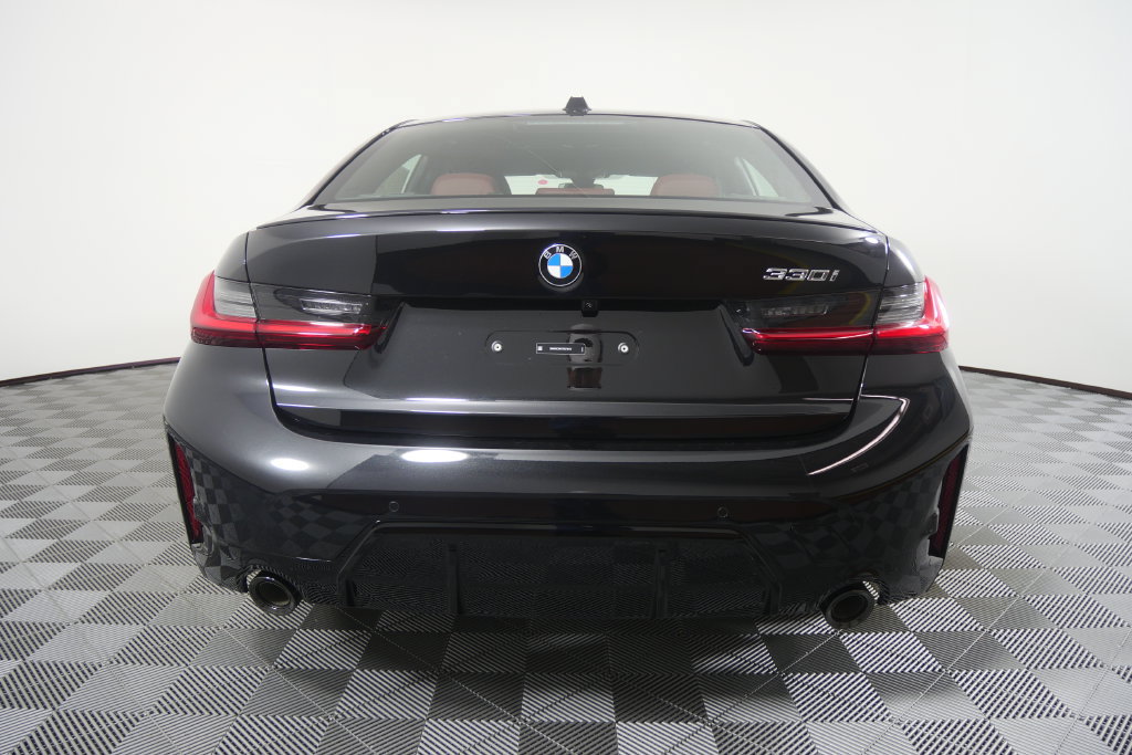 New 2026 BMW 330i Sedan w/ M Sport Package RWD image 5