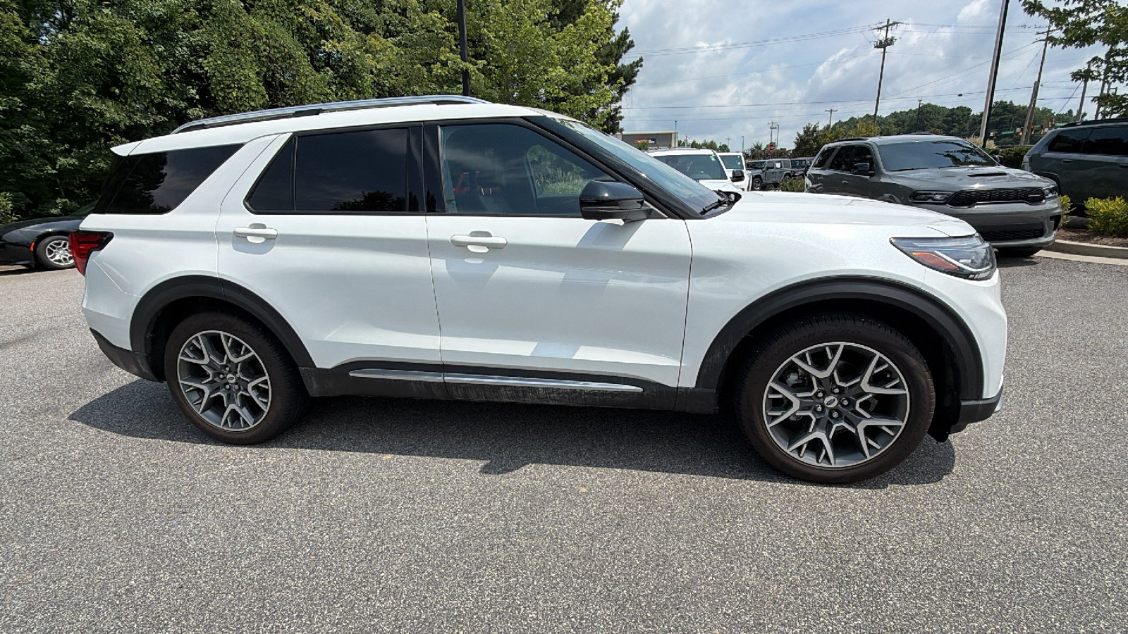 Used 2025 Ford Explorer Platinum w/ Ultimate Package RWD image 7