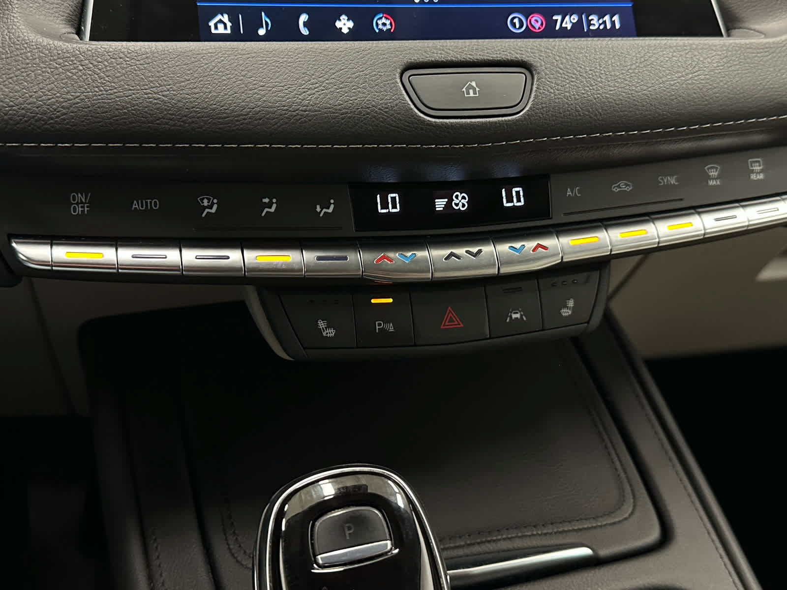 Used 2023 Cadillac XT4 Luxury w/ Cold Weather Package AWD/4WD image 31