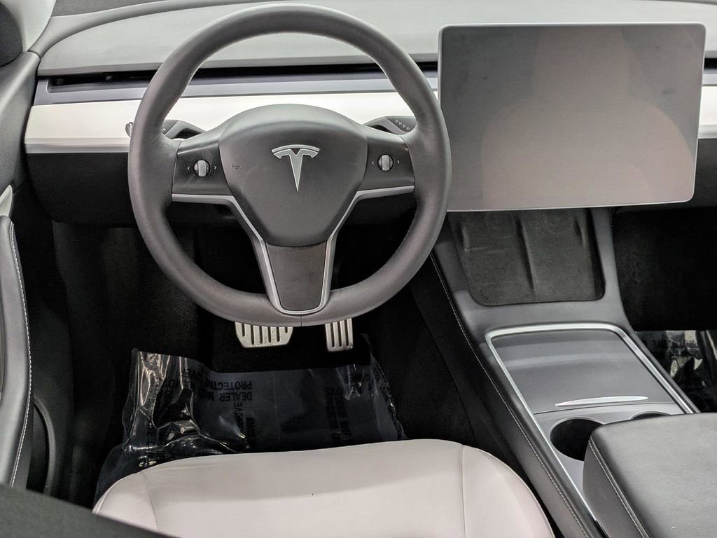 Used 2022 Tesla Model Y Performance image 4